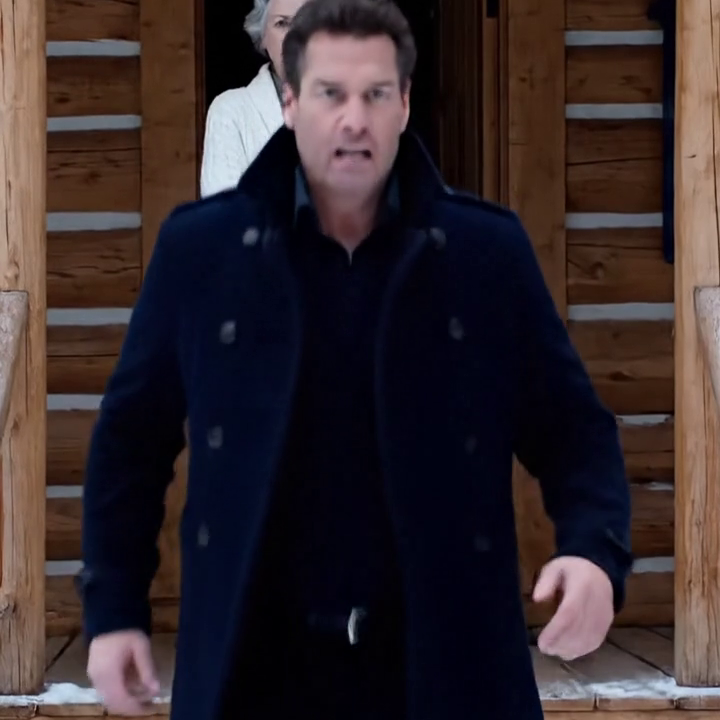 Vijf jaar geleden stuurde mijn zoon me weg met slechts 50 dollar, maar toen hij erachter kwam dat ik in een villa bij de dennenbomen woonde, kwam hij terug en vroeg om een kamer. En de kaars die ik die avond aanstak, vertelde hem alles wat hij moest weten.
