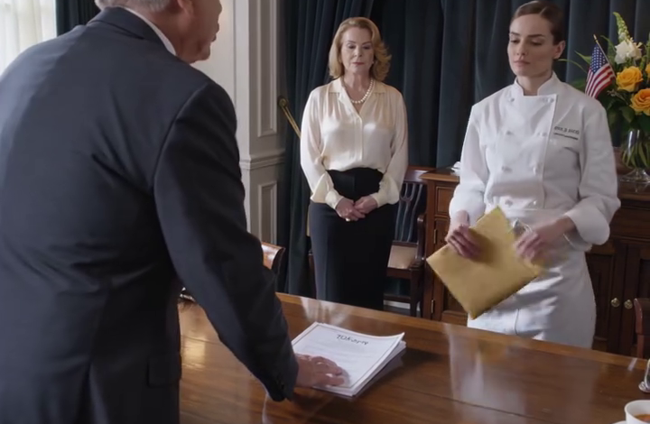 Mijn familie heeft me negen jaar lang genegeerd – en toen kwamen ze mijn restaurant binnenlopen. Mijn vader eiste dat ik 50% van de aandelen zou afstaan, anders zou hij diezelfde avond nog mijn huisbaas bellen.