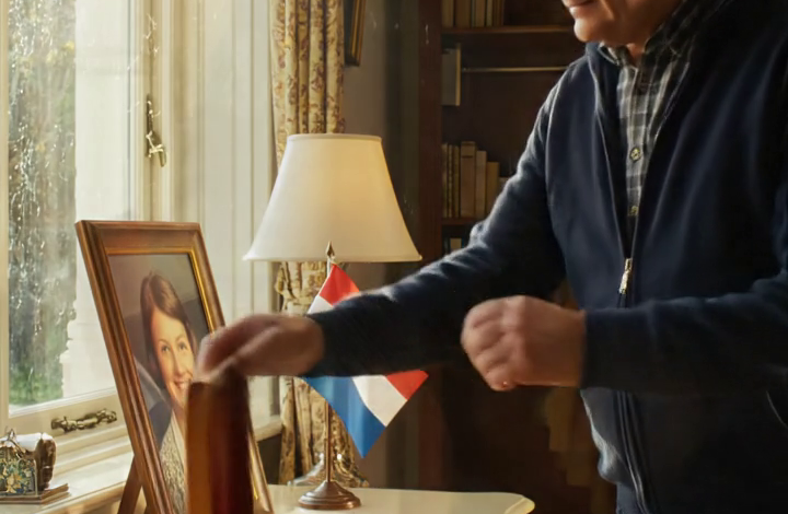 Mijn schoonzoon huilde niet op de begrafenis van mijn dochter. Tweeënveertig uur later zette hij haar auto online te koop met de woorden: “Verdergaan. Een nieuwe start.”
