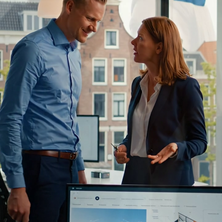 Mijn ouders hebben me eruit gegooid de avond dat ik weigerde de erfenis van mijn grootvader van 1,2 miljard dollar over te dragen. De volgende ochtend stonden ze weer voor zijn penthouse aan Park Avenue om me eruit te gooien