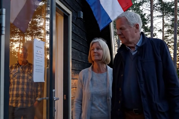 Ik ging met pensioen en kocht een klein huisje in het bos om te genieten van de rust en de natuur. Toen belde mijn schoonzoon en zei: ‘Mijn ouders komen bij jou logeren. Als het je niet bevalt, ga dan terug naar de stad.’ – Nieuws